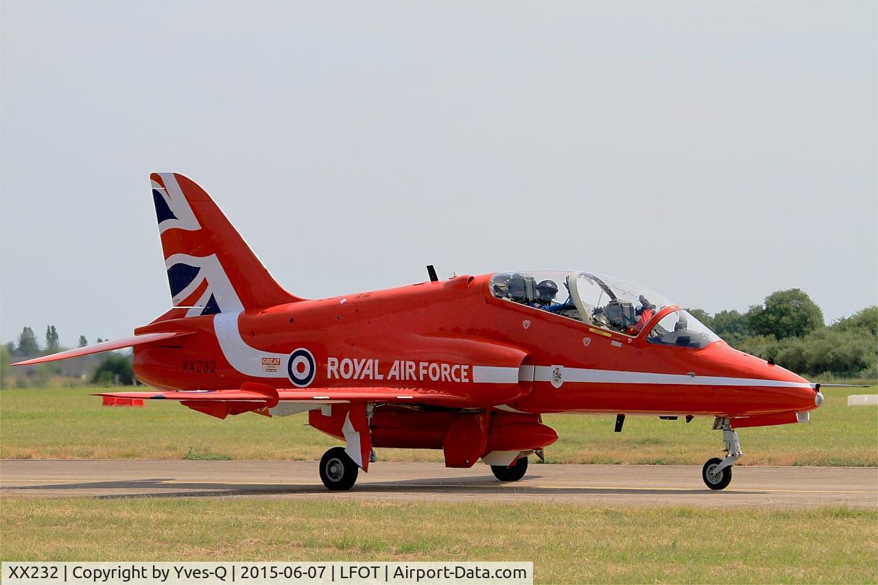 XX232, 1978 Hawker Siddeley Hawk T.1 C/N 068/312068, Royal Air Force Red Arrows Hawker Siddeley Hawk T.1, Taxiing to parking area, Tours - St Symphorien Air Base 705 (LFOT-TUF) Open day 2015