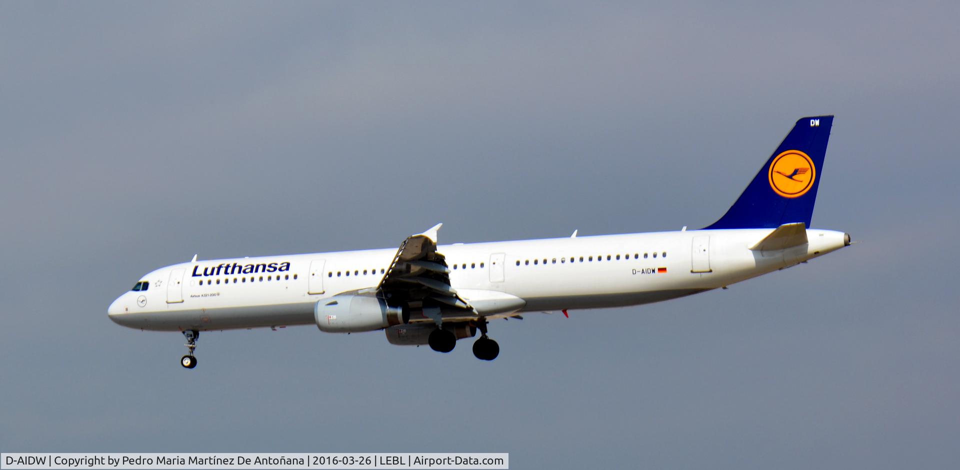 D-AIDW, 2014 Airbus A321-231 C/N 6415, El Prat -  Barcelona  -  España