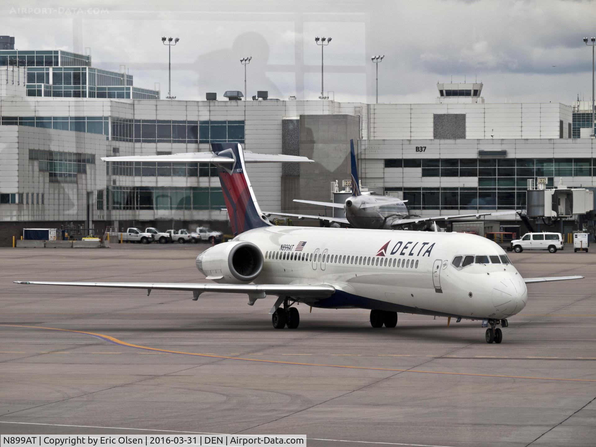 N899AT, 2005 Boeing 717-200 C/N 55049, N899AT at Denver.