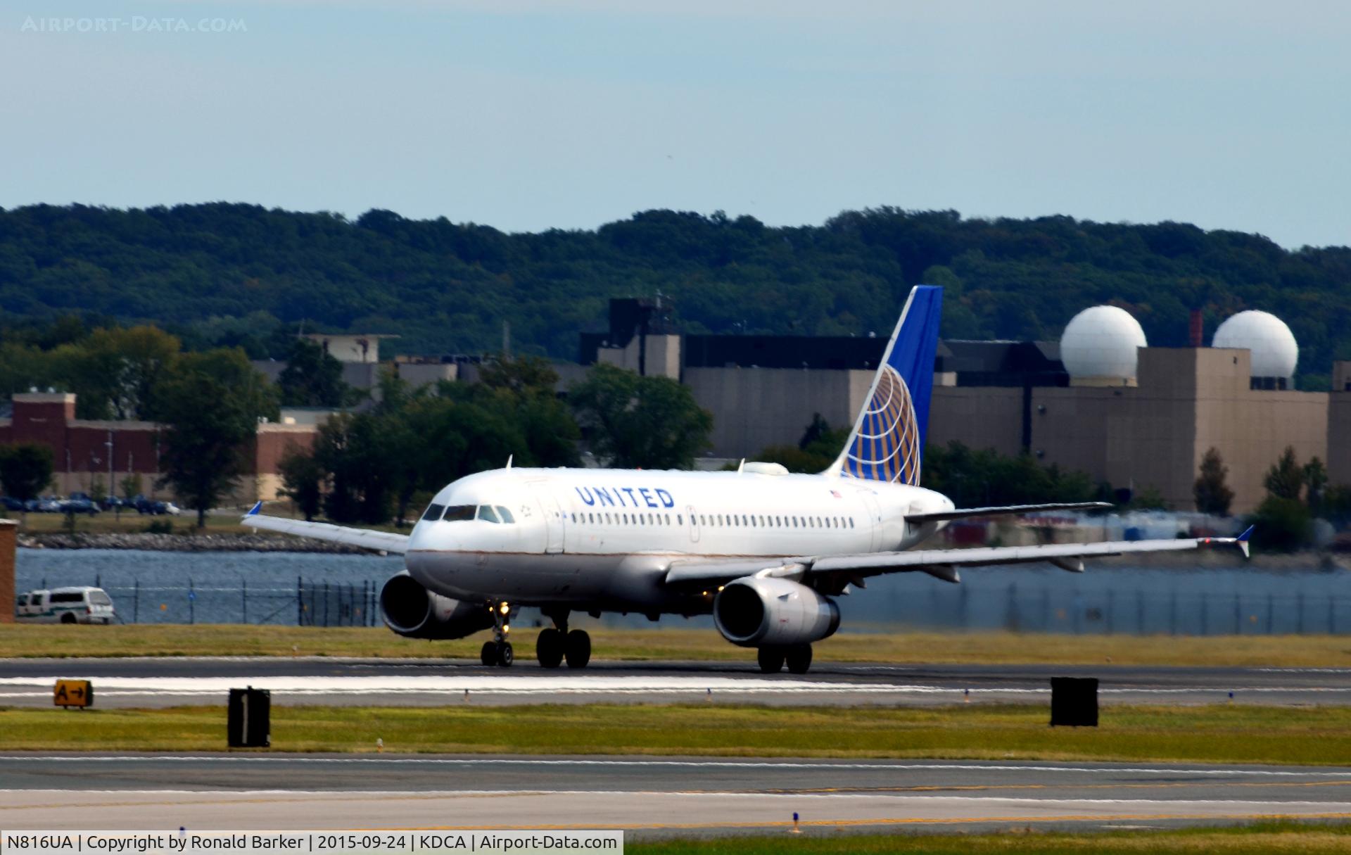 N816UA, 1998 Airbus A319-131 C/N 871, Takeoff National