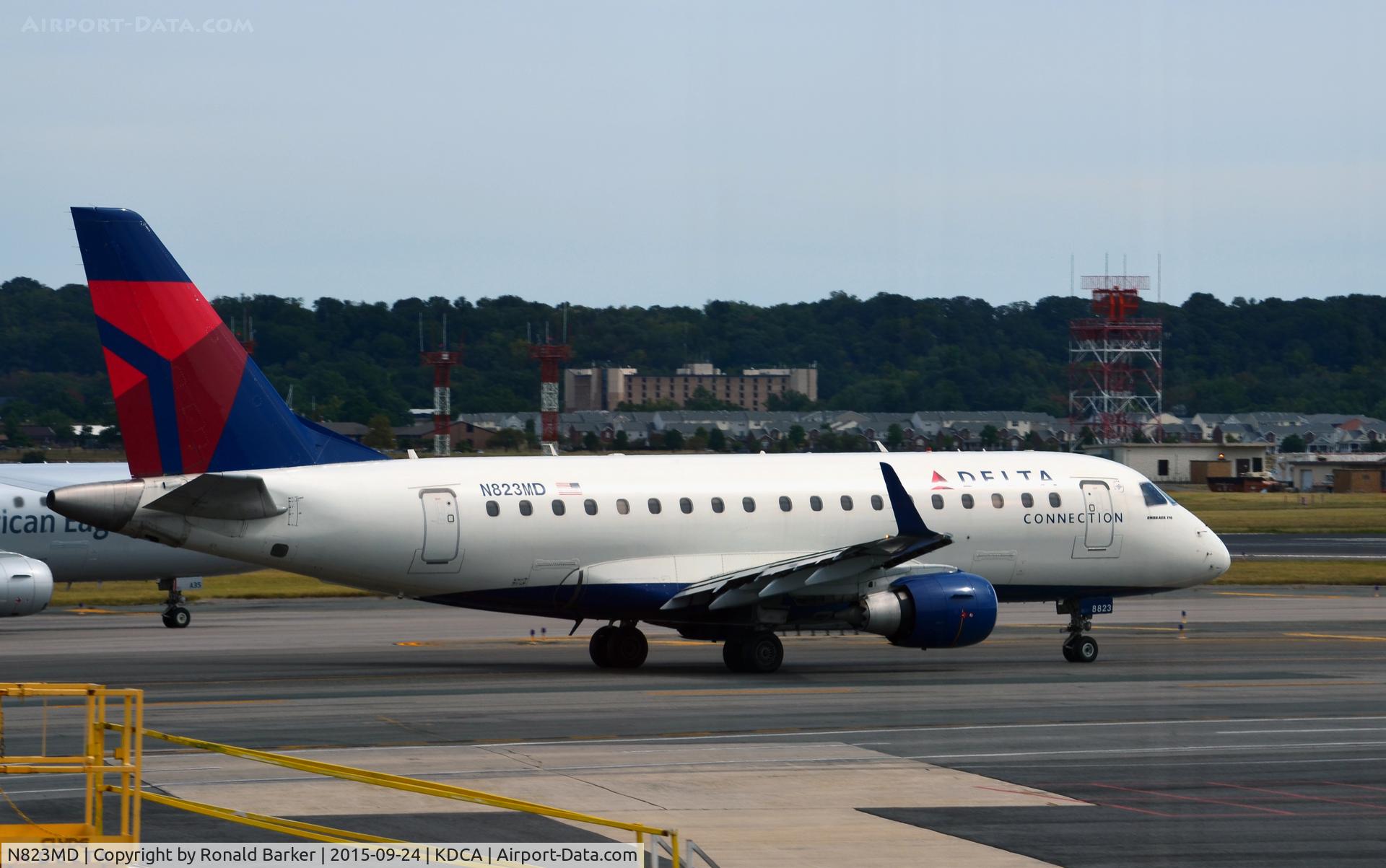 N823MD, 2005 Embraer 170SU (ERJ-170-100SU) C/N 17000044, Taxi National