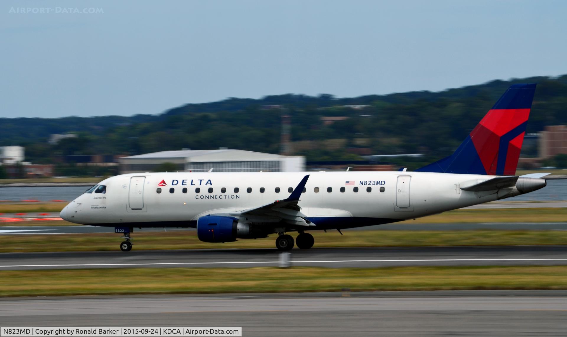 N823MD, 2005 Embraer 170SU (ERJ-170-100SU) C/N 17000044, Takeoff National