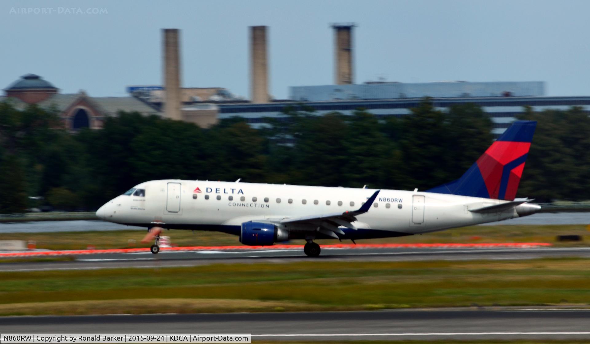 N860RW, 2005 Embraer 170SE (ERJ-170-100SE) C/N 17000084, Landing National