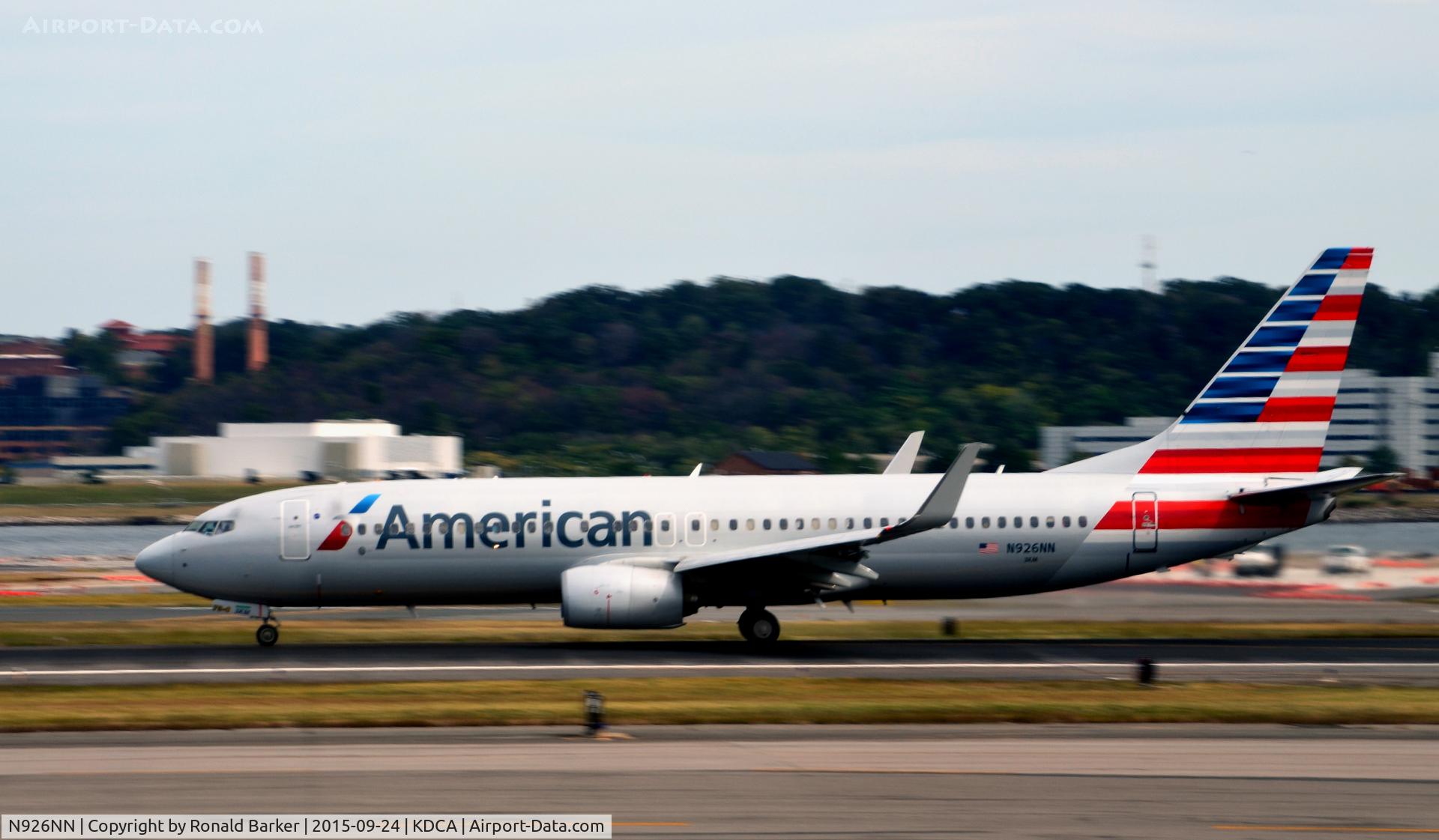 N926NN, 2013 Boeing 737-823 C/N 33321, Takeoff roll National