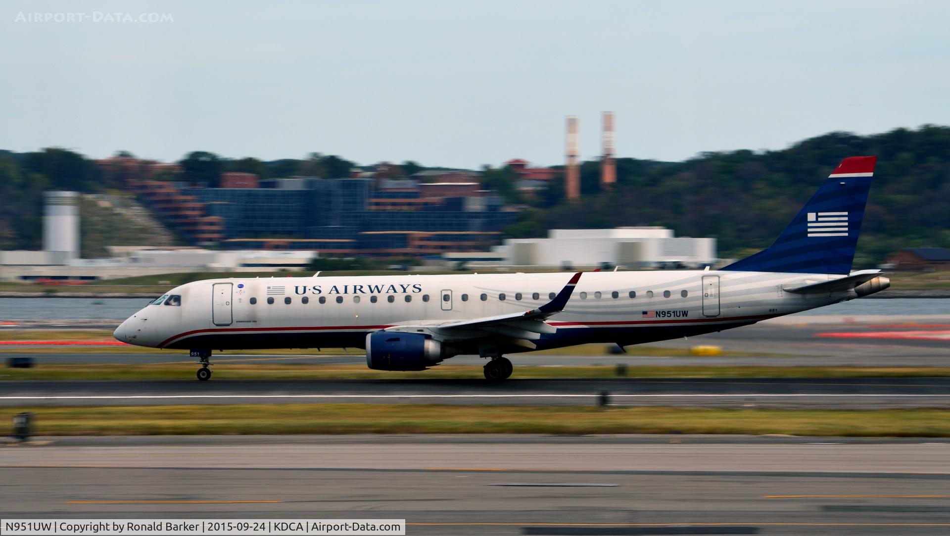 N951UW, 2007 Embraer ERJ-190-100 IGW 190AR C/N 19000112, Takeoff National