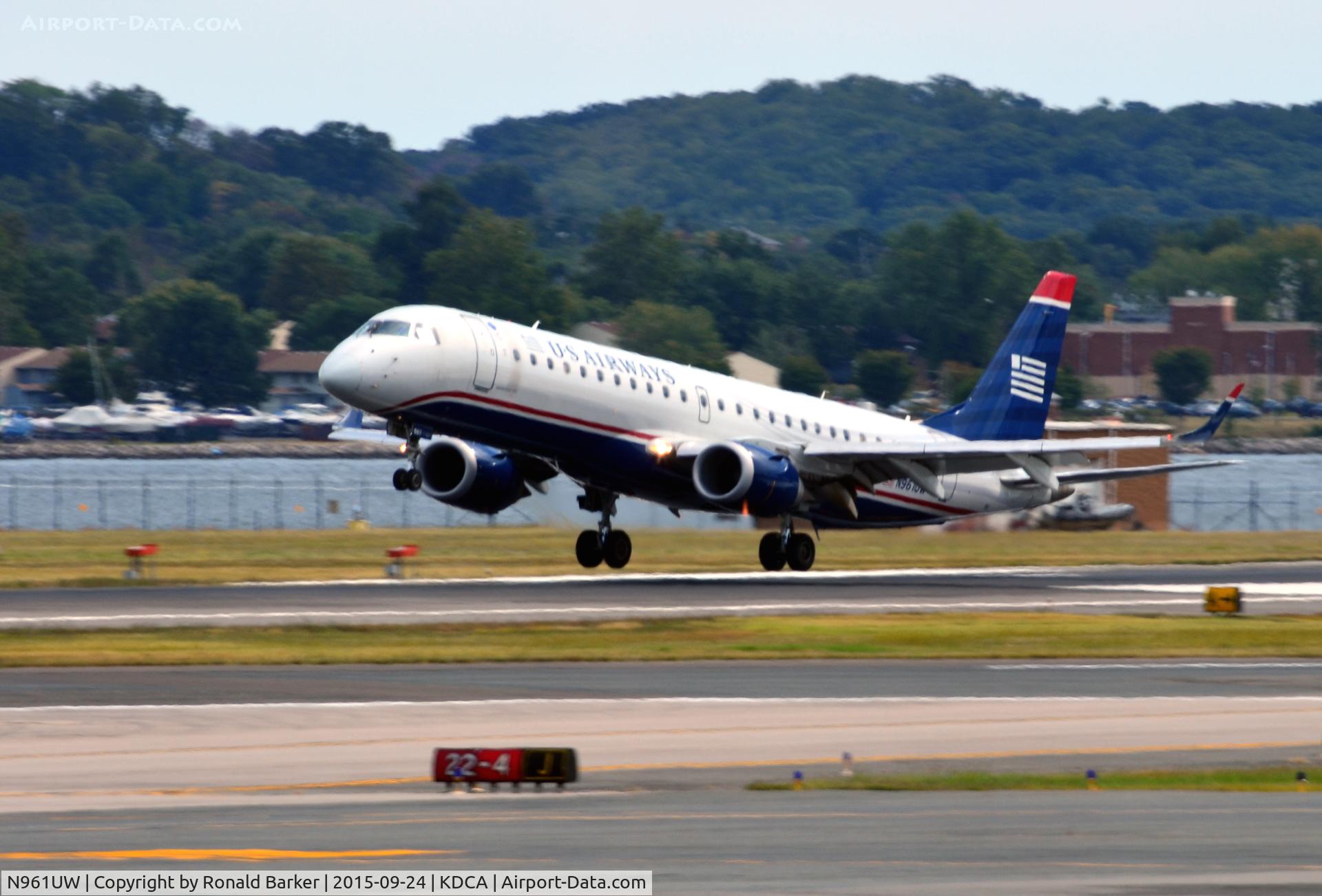 N961UW, 2008 Embraer 190AR (ERJ-190-100IGW) C/N 19000183, Landing National
