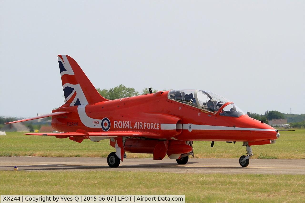 XX244, 1978 Hawker Siddeley Hawk T.1 C/N 080/312080, Royal Air Force Red Arrows Hawker Siddeley Hawk T.1, Taxiing to parking area, Tours - St Symphorien Air Base 705 (LFOT-TUF) Open day 2015