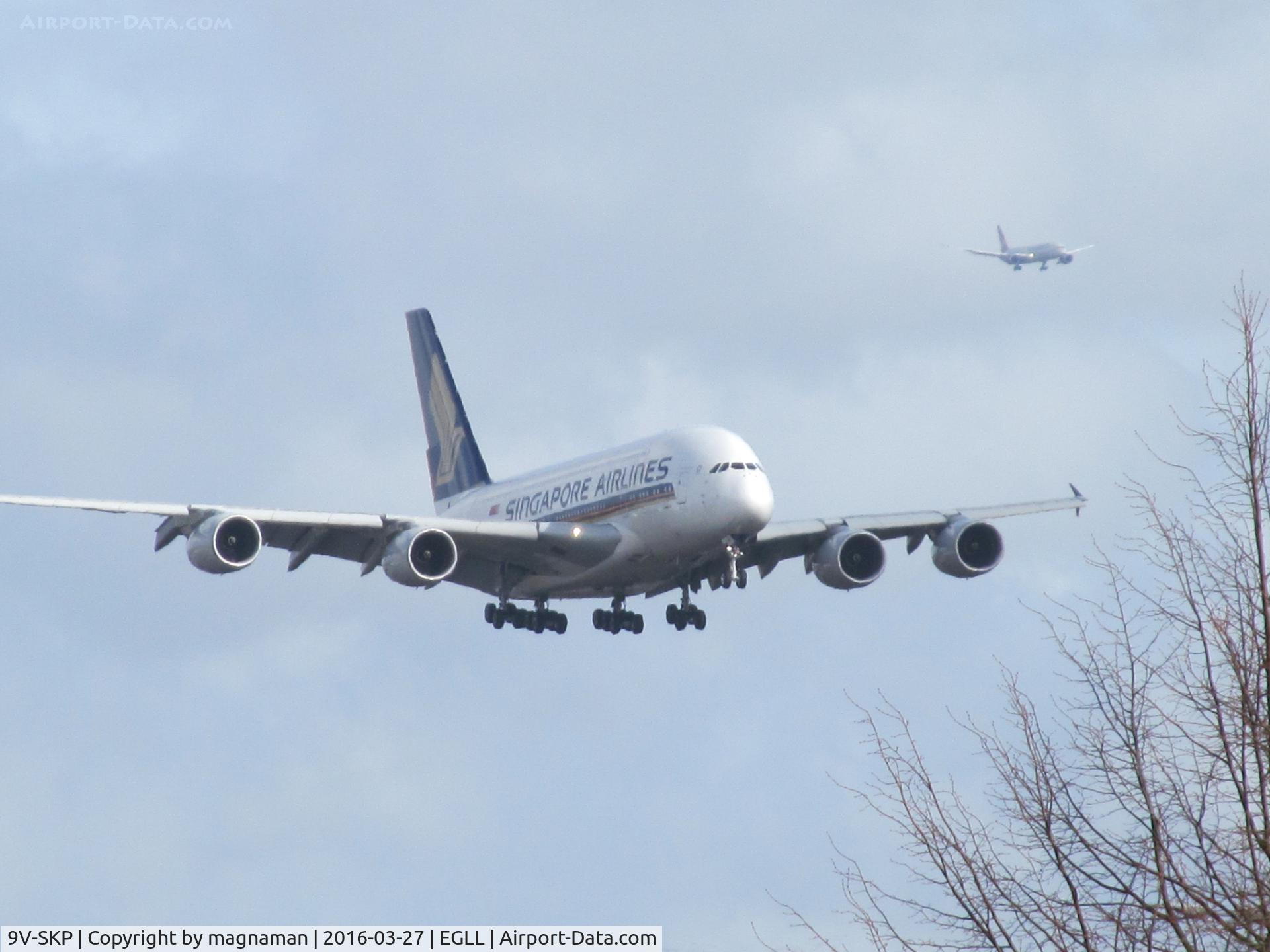 9V-SKP, 2011 Airbus A380-841 C/N 076, on finals at LHR
