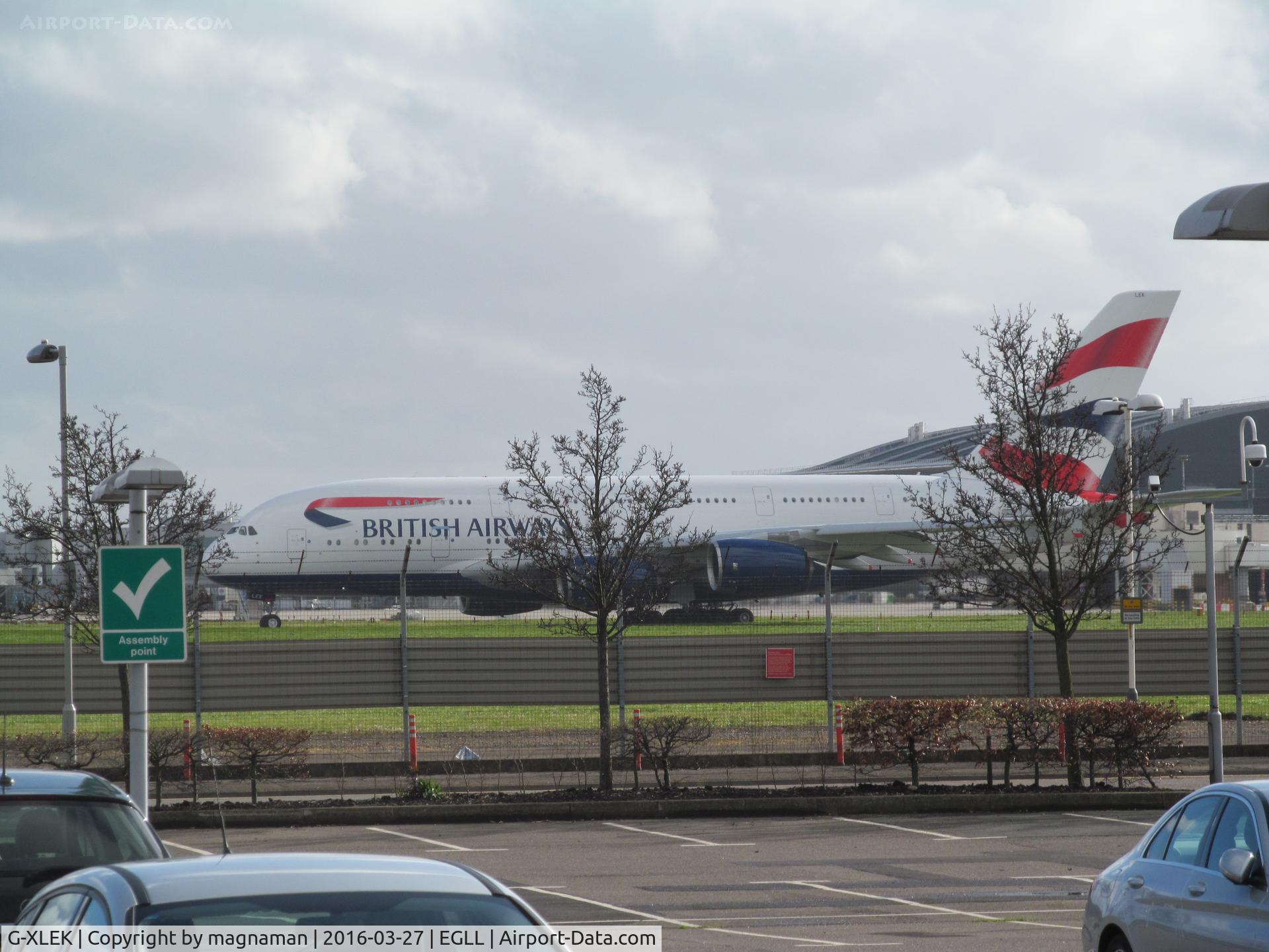 G-XLEK, 2015 Airbus A380-841 C/N 194, taxying for departure