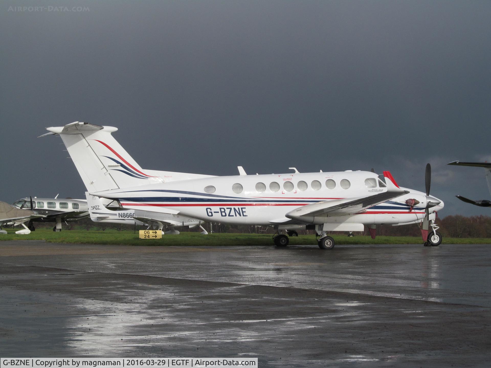 G-BZNE, 2000 Raytheon King Air 350 (B300) C/N FL-286, on wet apron - about to get very wet!