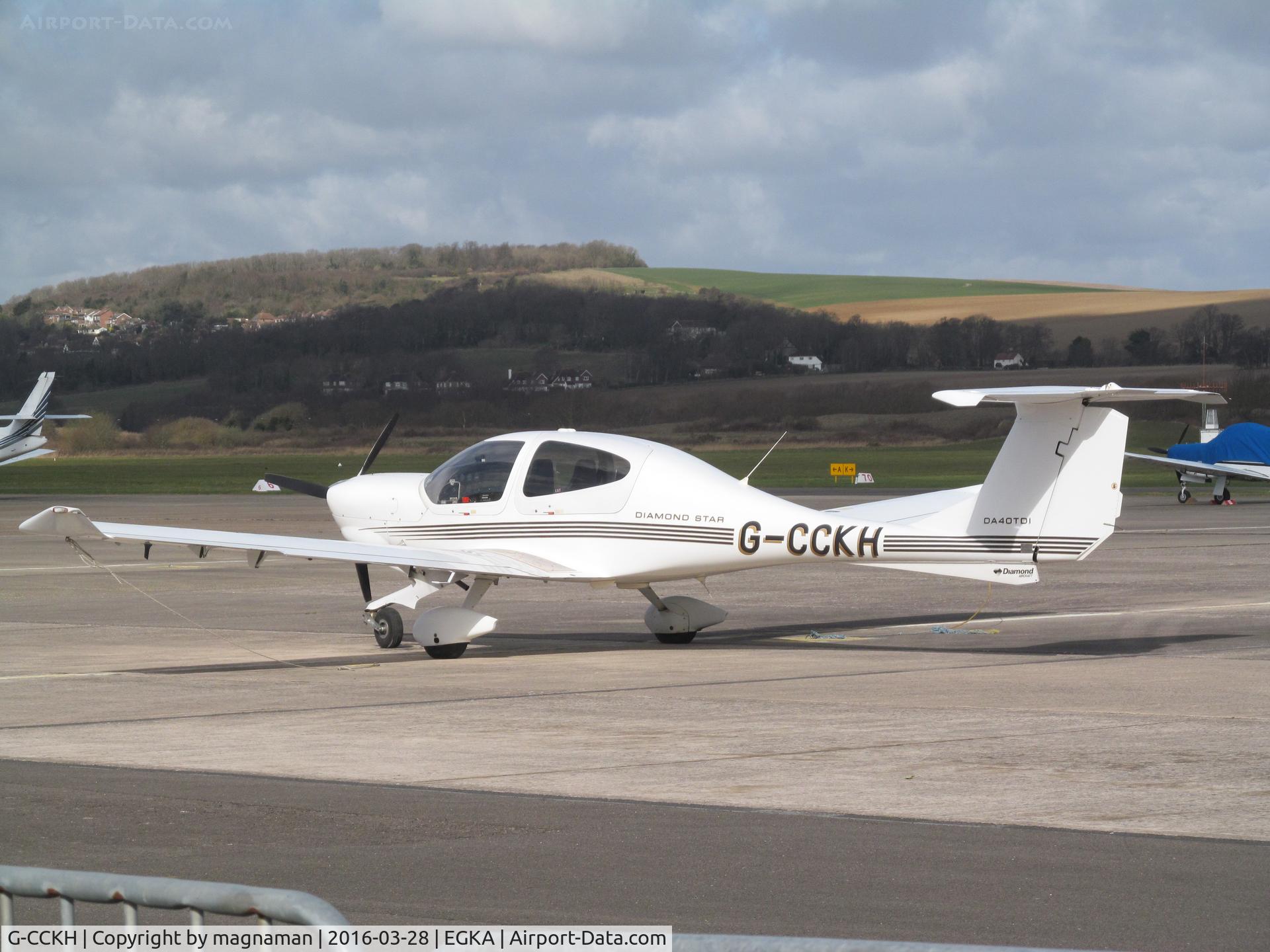 G-CCKH, 2003 Diamond DA-40D Diamond Star C/N D4.039, on apron