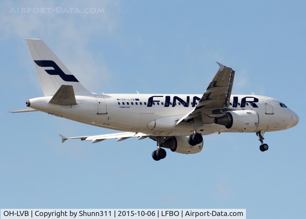 OH-LVB, 1999 Airbus A319-112 C/N 1107, Landing rwy 32L
