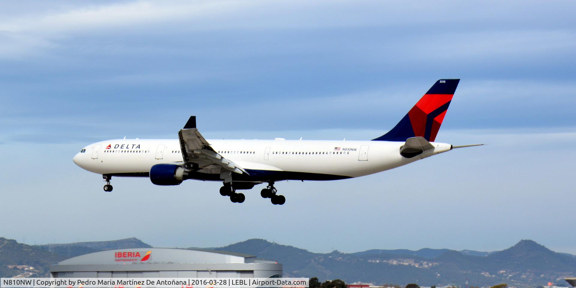 N810NW, 2005 Airbus A330-323 C/N 0674, El Prat -  Barcelona  -  España