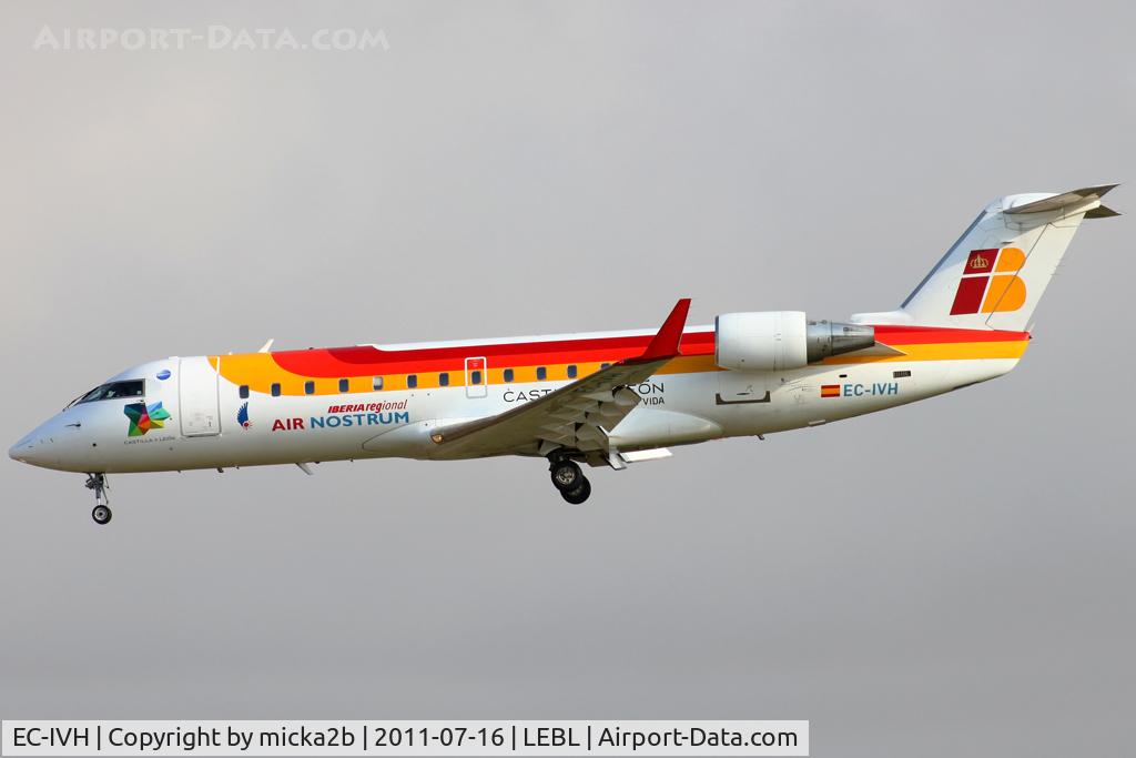 EC-IVH, 2004 Bombardier CRJ-200ER (CL-600-2B19) C/N 7915, Landing