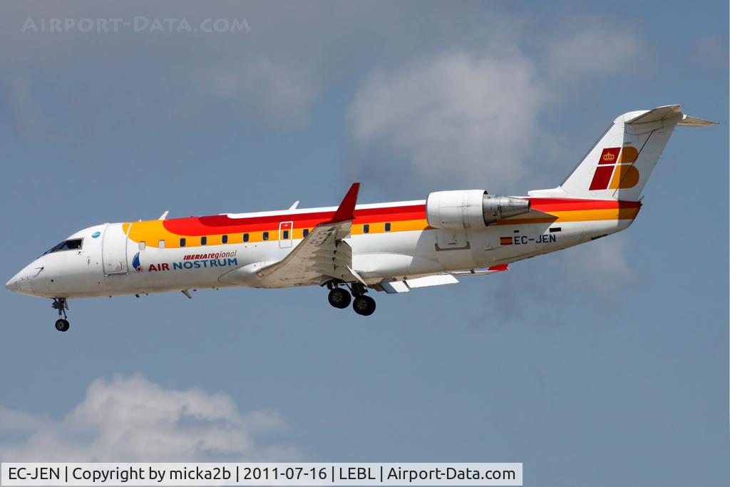 EC-JEN, 2004 Bombardier CRJ-200ER (CL-600-2B19) C/N 7958, Landing