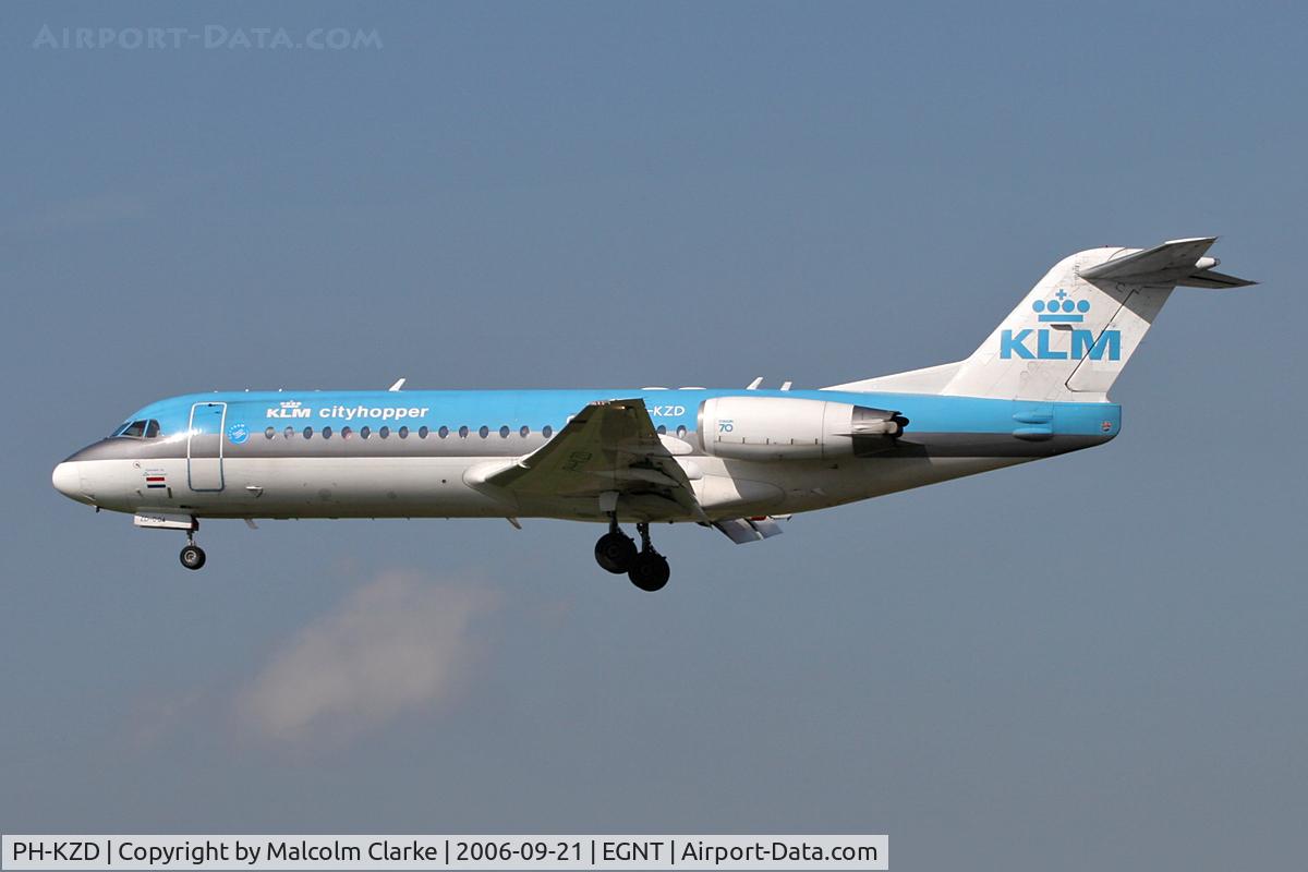 PH-KZD, 1997 Fokker 70 (F-28-0070) C/N 11582, Fokker 70 (F-28-0070) on approach to 25 at Newcastle Airport, September 2006.