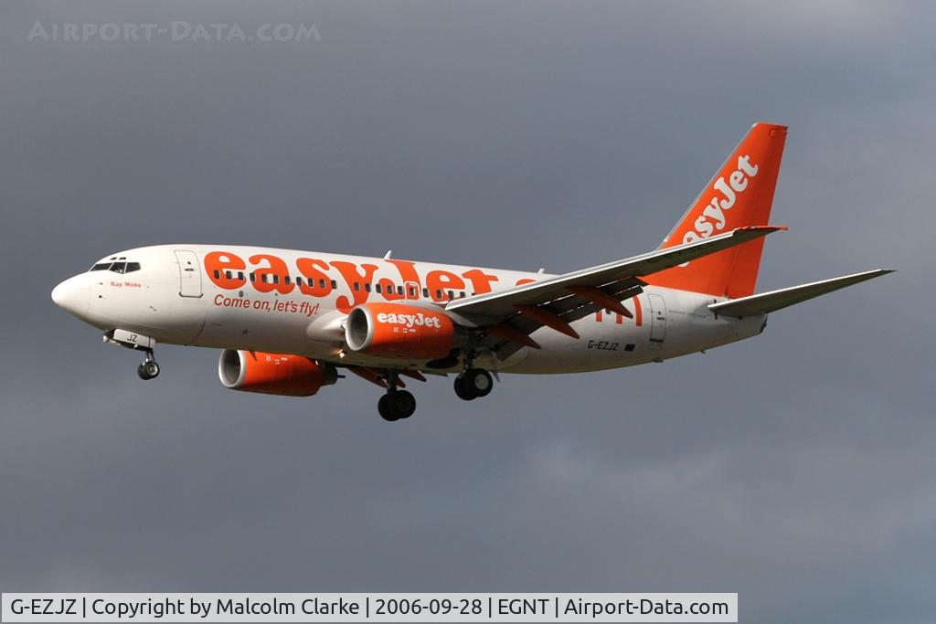 G-EZJZ, 2003 Boeing 737-73V C/N 32421, Boeing 737-73V on approach to 25 at Newcastle Airport, September 2006.