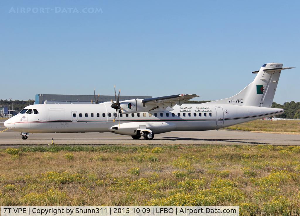7T-VPE, 2014 ATR 72-600 C/N 1200, Taxiing holding point rwy 32R for departure...