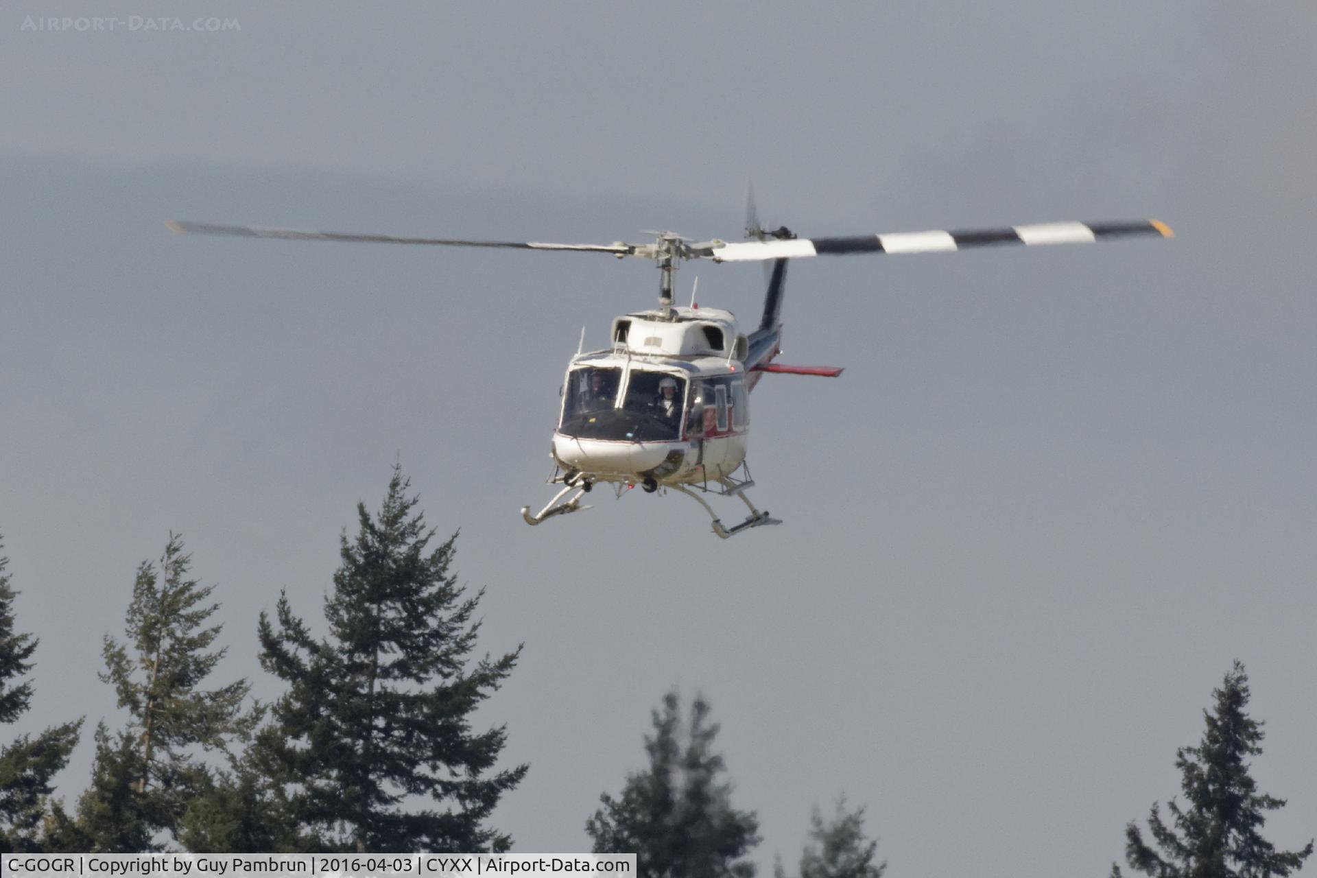 C-GOGR, 1981 Bell 212 C/N 31199, Departing