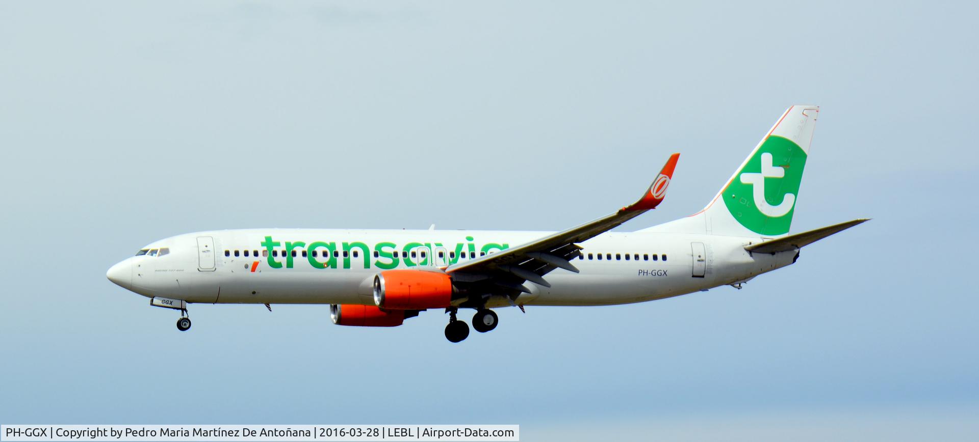 PH-GGX, 2010 Boeing 737-8EH C/N 36596, El Prat -  Barcelona  -  España
