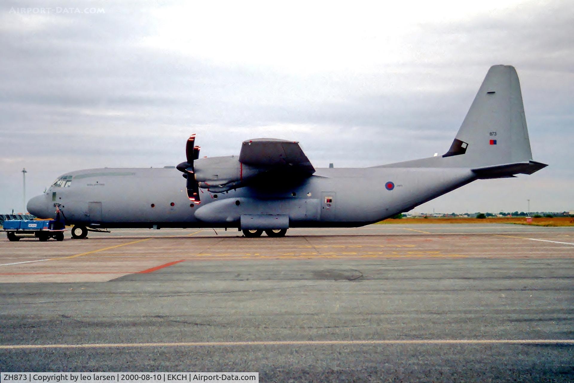 ZH873, 1997 Lockheed Martin C-130J-30 Hercules C.4 C/N 382-5457, Copenhagen 10.8.00
