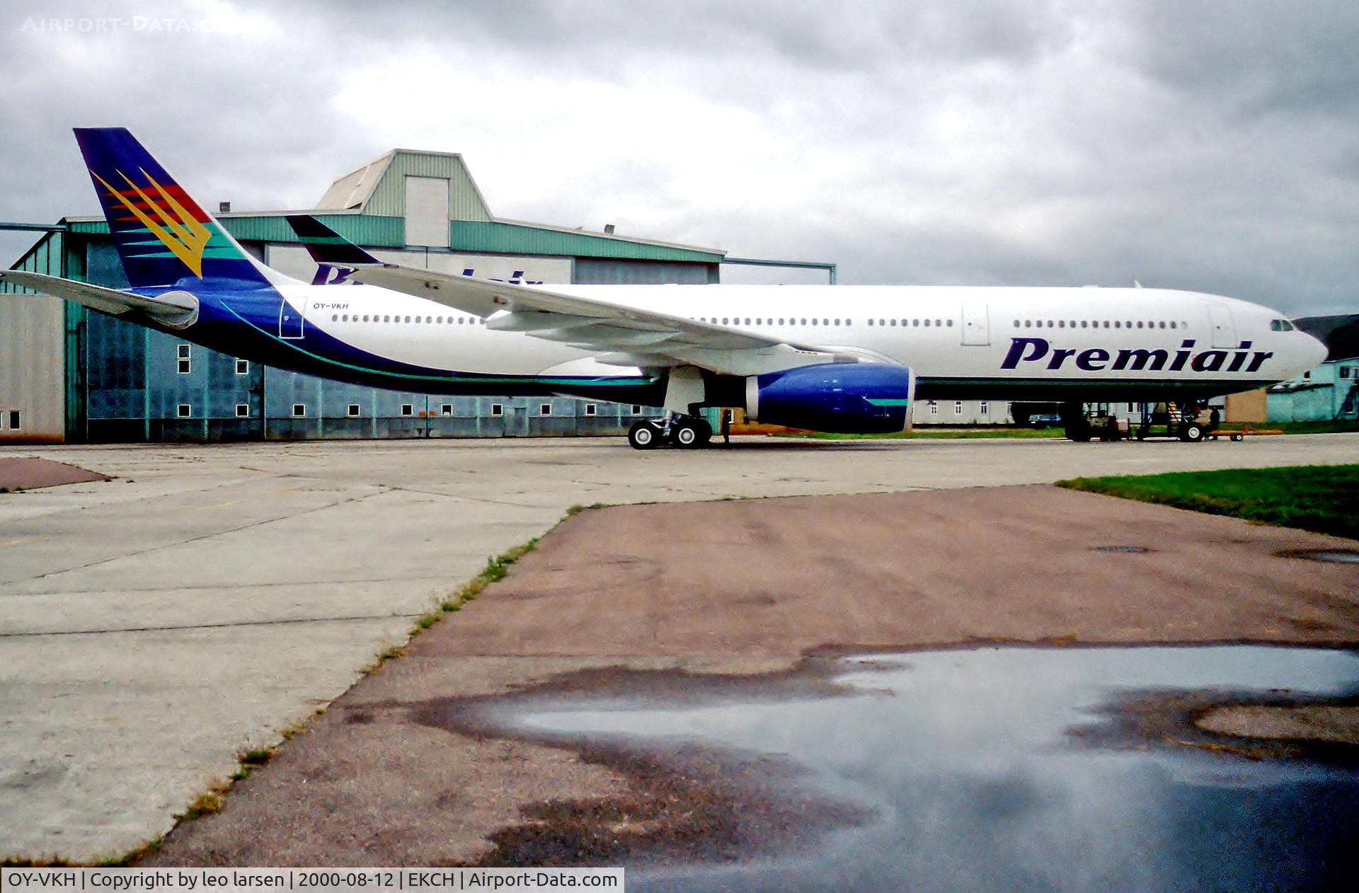 OY-VKH, 2000 Airbus A330-343X C/N 356, Copenhagen 12.8.00 just delivered