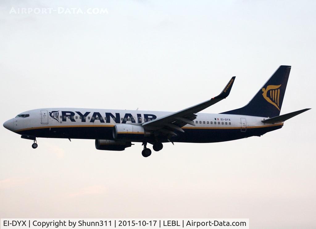 EI-DYX, 2008 Boeing 737-8AS C/N 37517, Landing rwy 25R