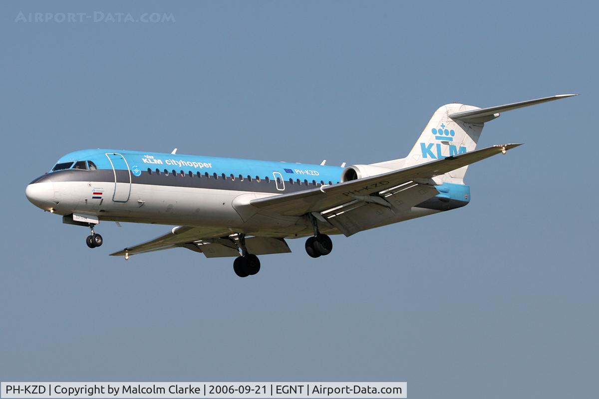 PH-KZD, 1997 Fokker 70 (F-28-0070) C/N 11582, Fokker 70 (F-28-0070) on approach to Newcastle Airport, September 2006.