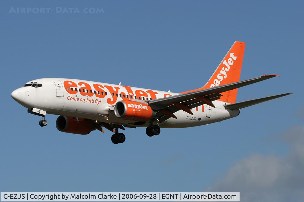 G-EZJS, 2002 Boeing 737-73V C/N 32414, Boeing 737-73V on approach to 25 at Newcastle Airport, September 2006.