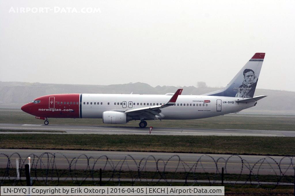 LN-DYQ, 2011 Boeing 737-8JP C/N 40869, LN-DYQ just arrived rw 04L