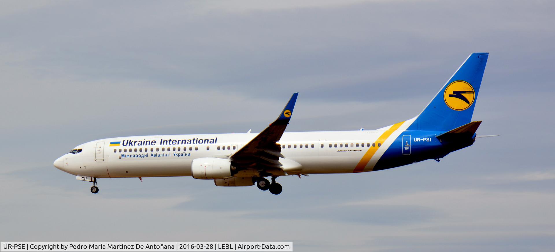 UR-PSE, 2012 Boeing 737-84R C/N 38119, El Prat -  Barcelona  -  España
