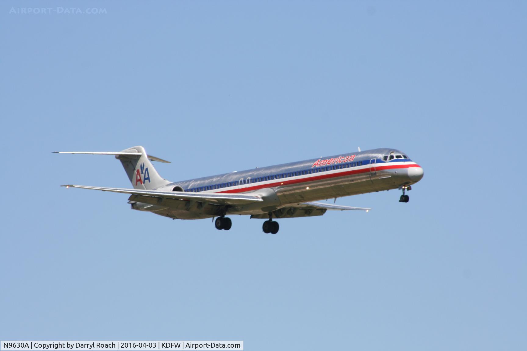 N9630A, 1997 McDonnell Douglas MD-83 (DC-9-83) C/N 53561, AA's 4XS short final 18R.
