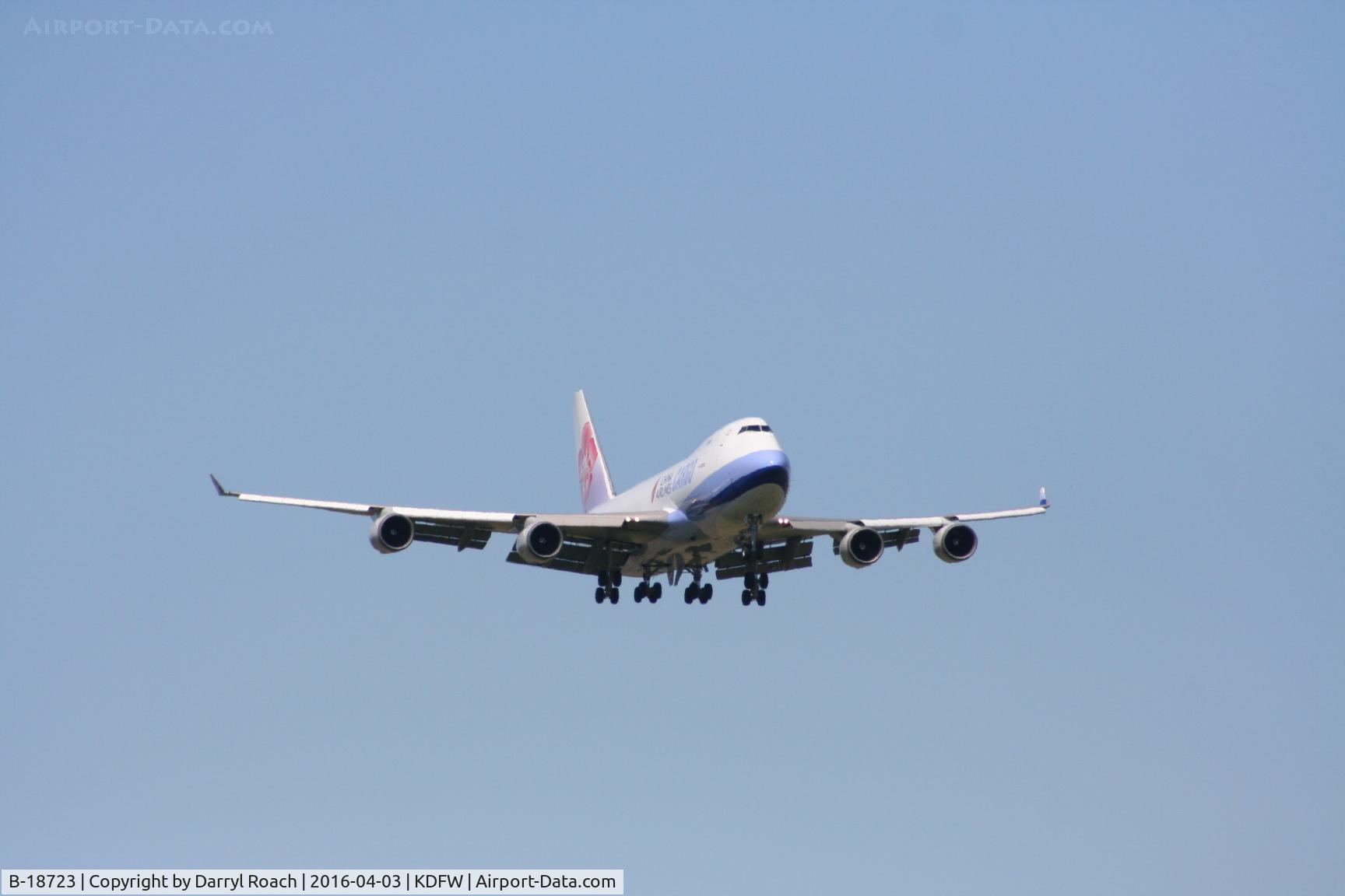 B-18723, 2006 Boeing 747-409F C/N 34266, CAL 744 on approach 18R.