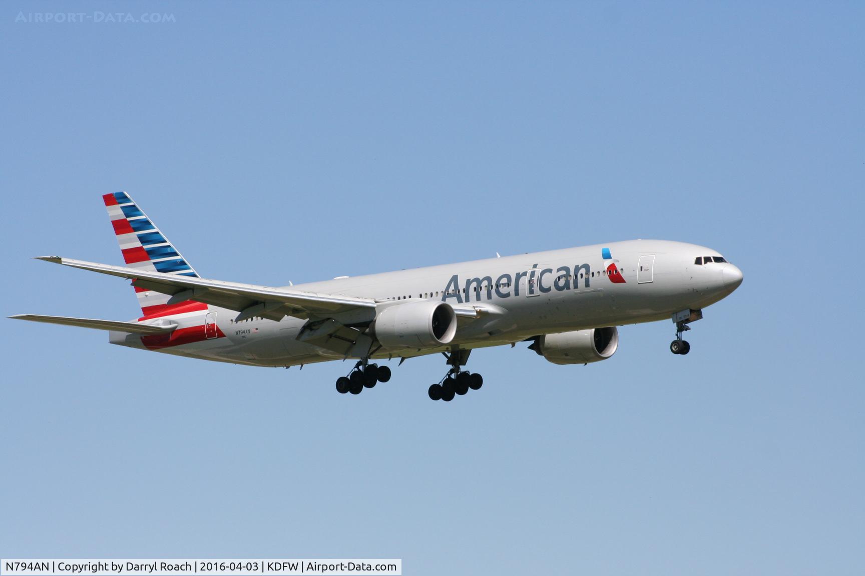 N794AN, 2000 Boeing 777-223 C/N 30256, AA 772 short final 18R.