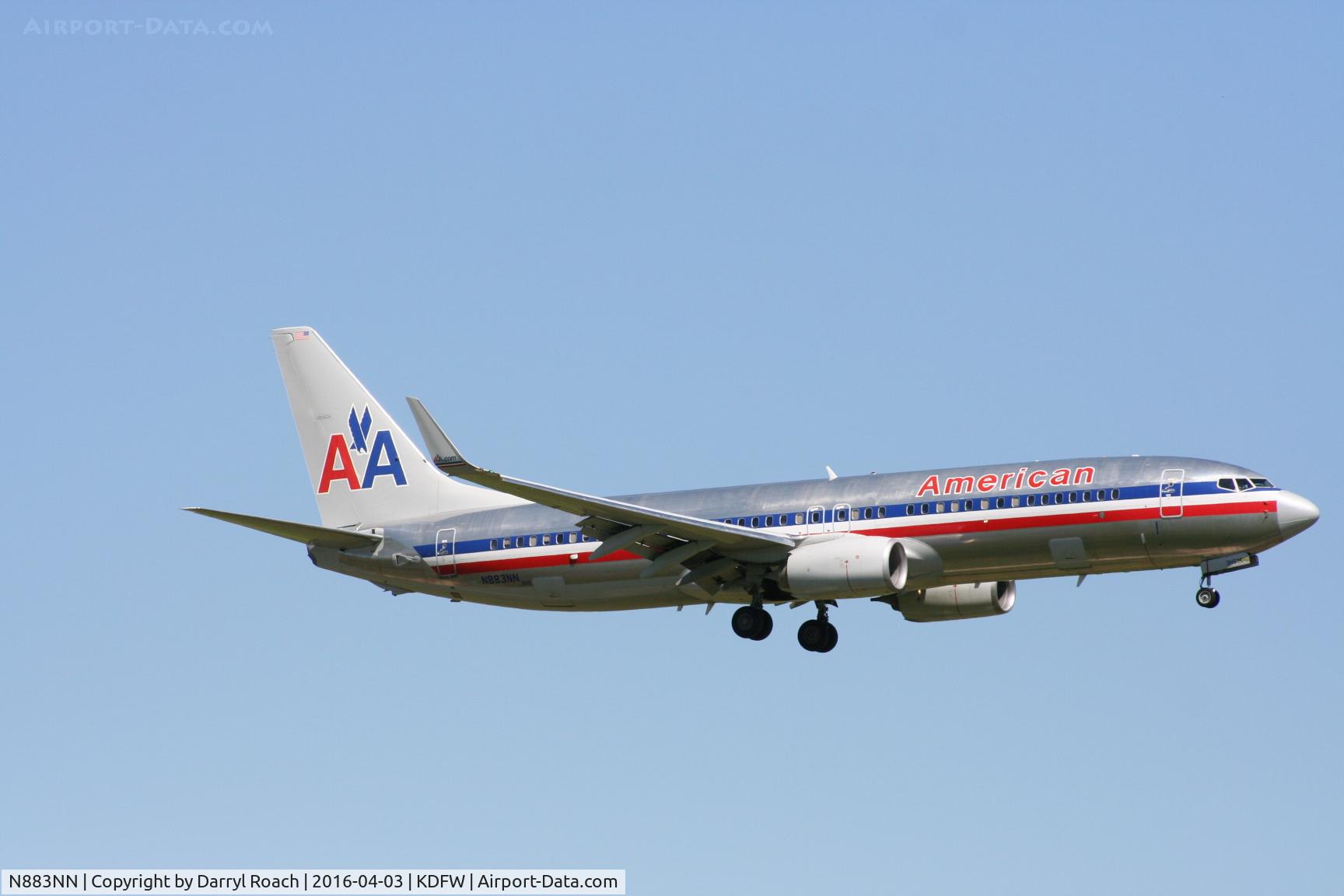 N883NN, 2010 Boeing 737-823 C/N 31137, AA 738 short final 18R.