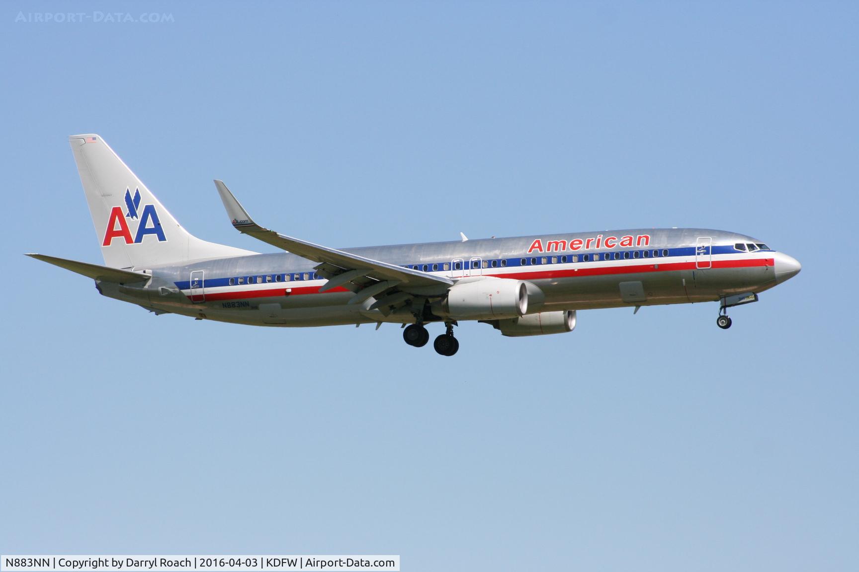 N883NN, 2010 Boeing 737-823 C/N 31137, AA 738 short final 18R.