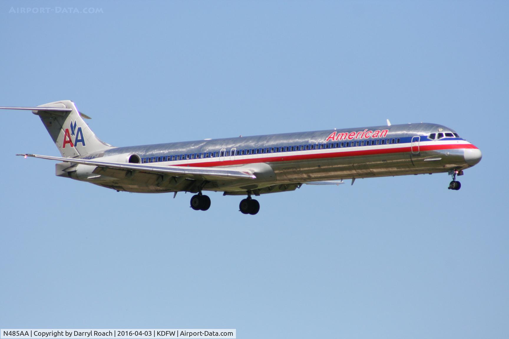 N485AA, 1988 McDonnell Douglas MD-82 (DC-9-82) C/N 49678, AA's 485 short final 18R.