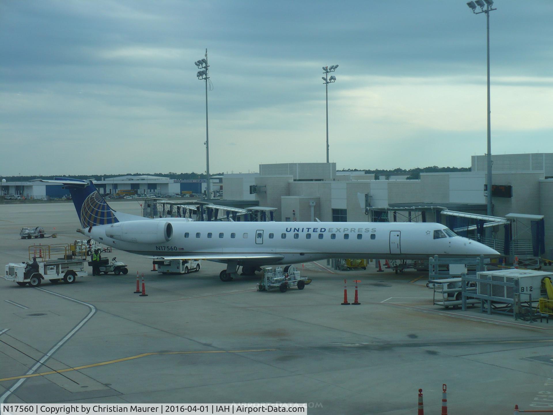 N17560, 2002 Embraer EMB-145LR C/N 145605, ExpressJet ERJ-145LR