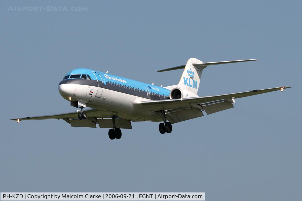 PH-KZD, 1997 Fokker 70 (F-28-0070) C/N 11582, Fokker 70 on approach to Newcastle Airport, September 2006.