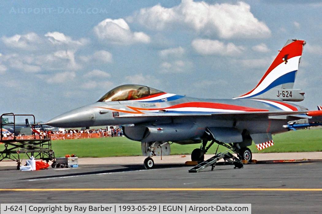 J-624, Fokker F-16A Fighting Falcon C/N 6D-56, General Dynamics F-16A Fighting Falcon [6D-56] (Royal Netherlands Air Force) RAF Mildenhall~G 29/05/1993