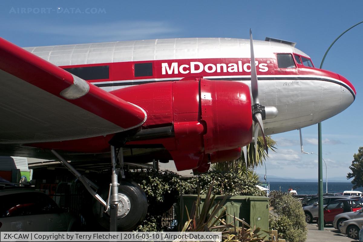 ZK-CAW, 1943 Douglas DC-3 C/N 18923, Just back from the lake frontage at Taupo