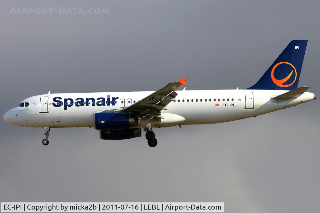EC-IPI, 2003 Airbus A320-232 C/N 2027, Landing