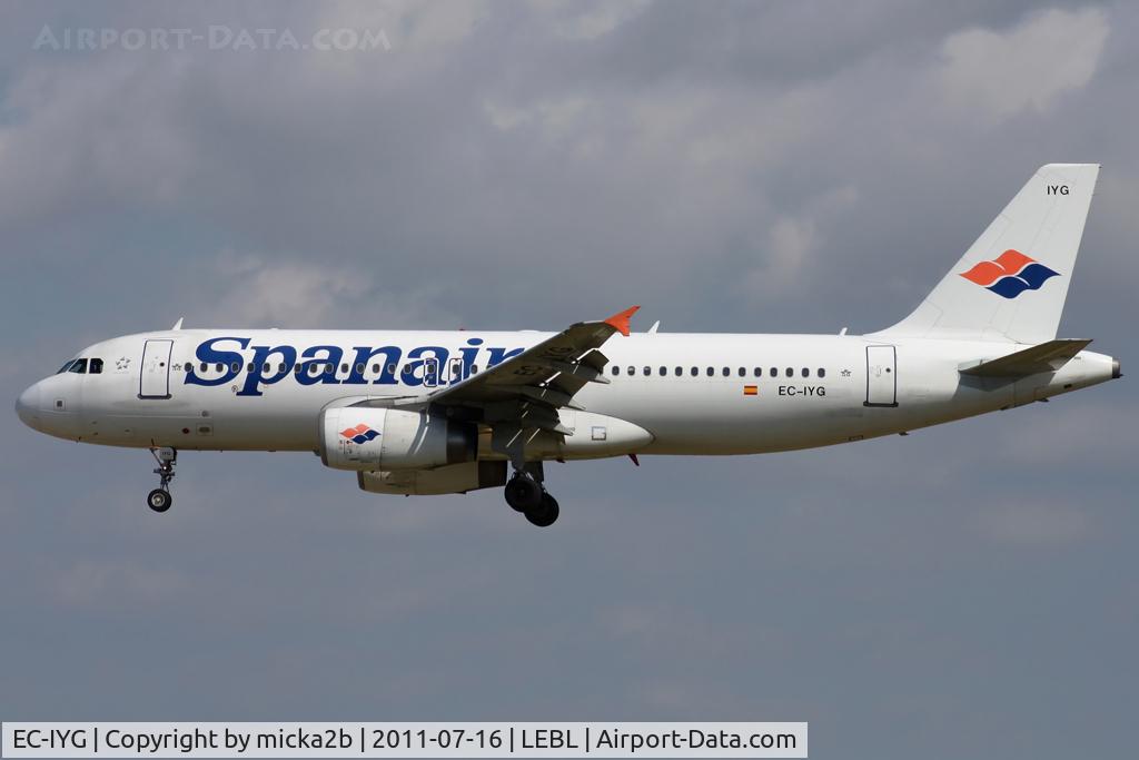 EC-IYG, 2004 Airbus A320-232 C/N 2210, Landing