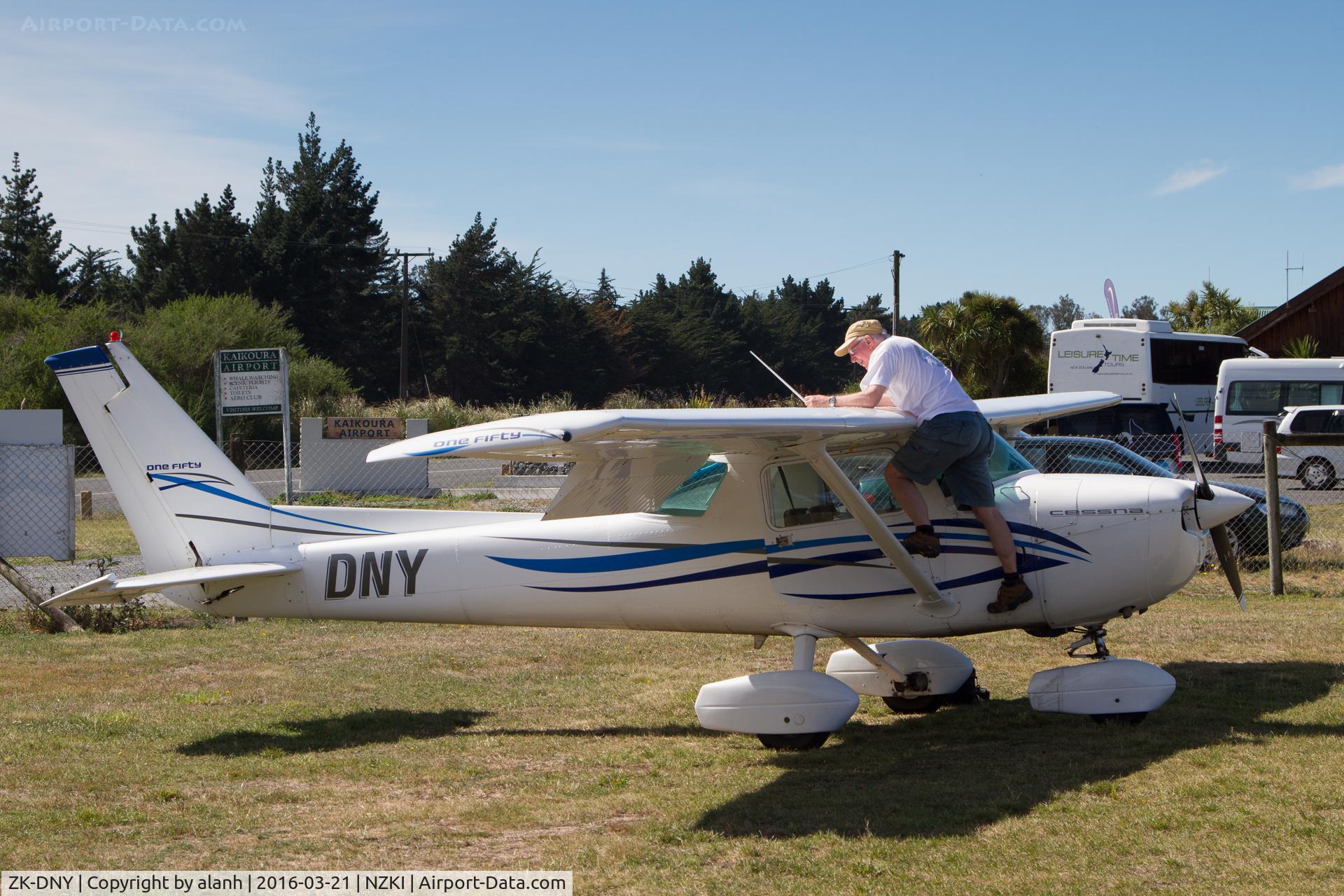 ZK-DNY, Cessna 150M C/N 15075789, Preflighting at Kaikoura