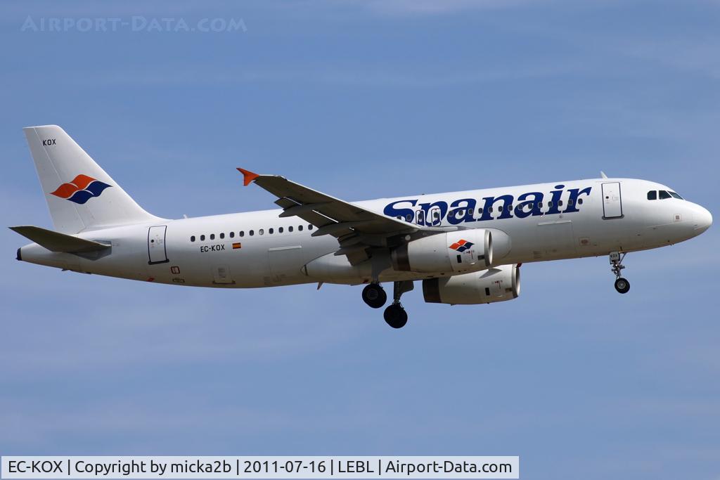 EC-KOX, 2000 Airbus A320-232 C/N 1383, Landing. Scrapped in february 2018