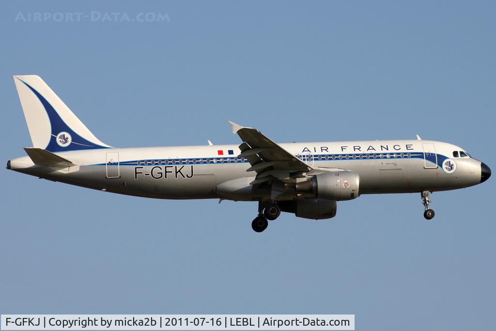 F-GFKJ, 1989 Airbus A320-211 C/N 0063, Landing