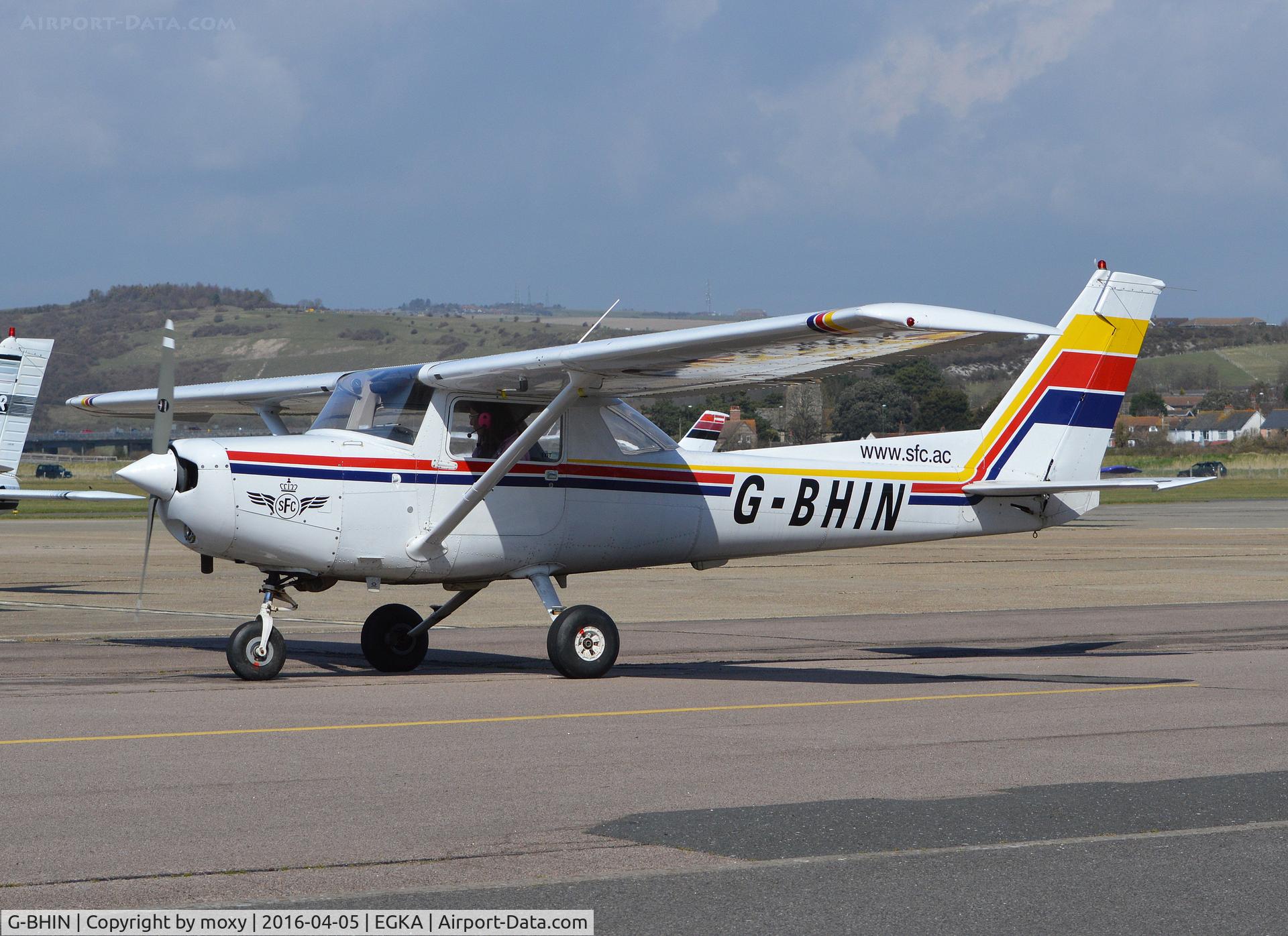 G-BHIN, 1980 Reims F152 C/N 1715, Reims Cessna F152 at Shoreham.