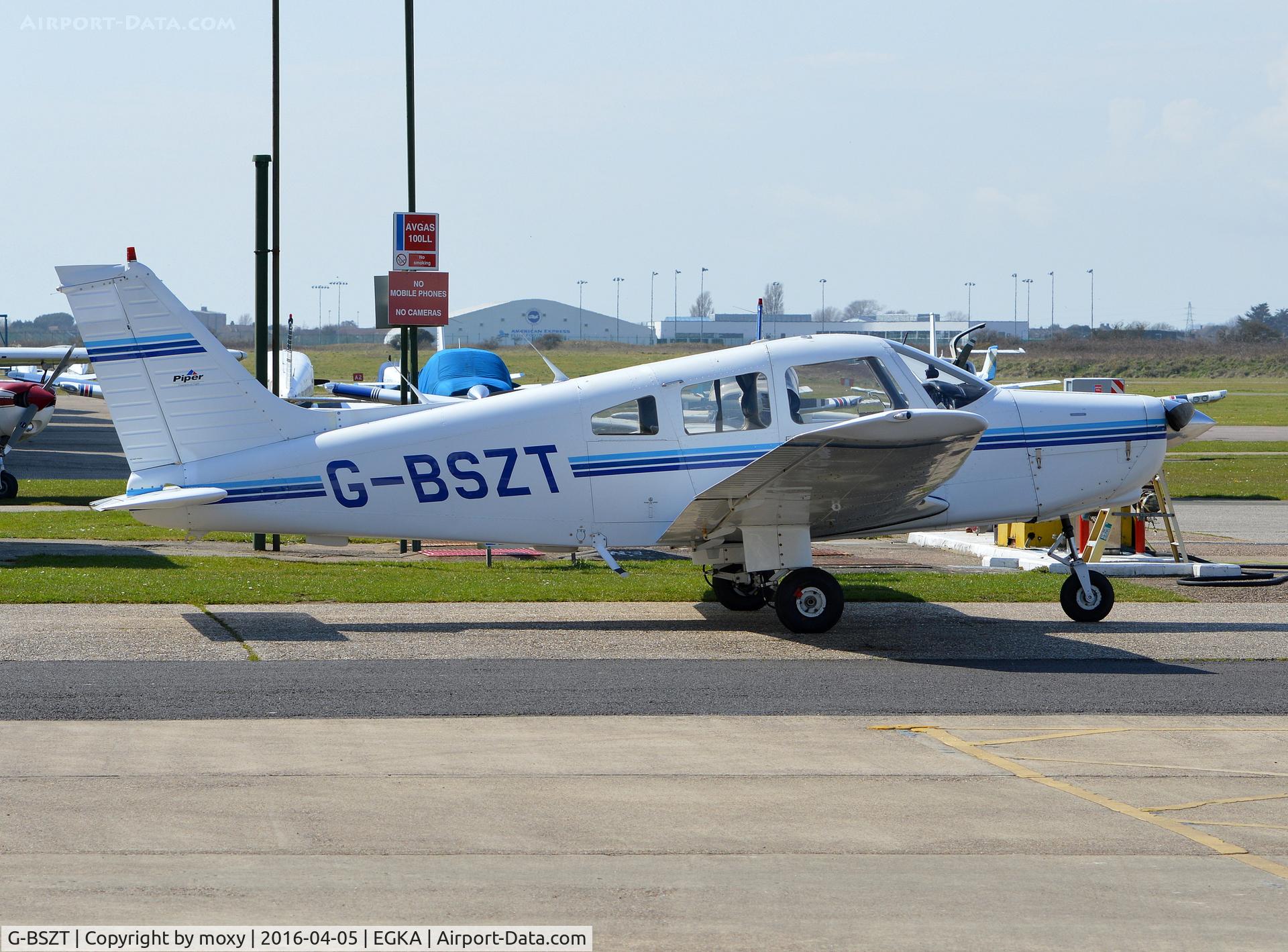 G-BSZT, 1981 Piper PA-28-161 Warrior II C/N 28-8116027, Piper Cherokee Warrior II at Shoreham. Ex N8260D.