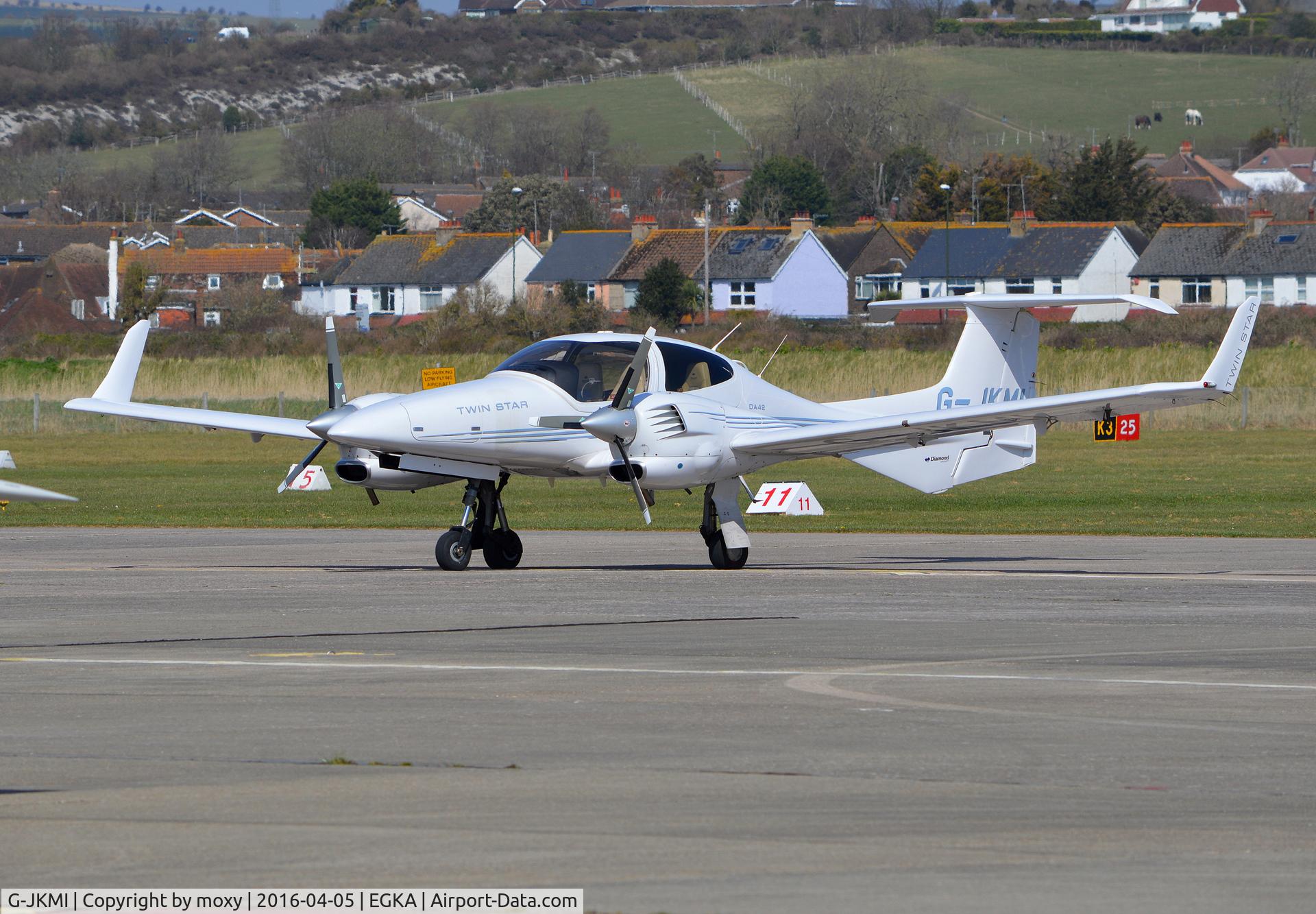 G-JKMI, 2005 Diamond DA-42 Twin Star C/N 42.051, Diamond DA-42 Twin Star at Shoreham.