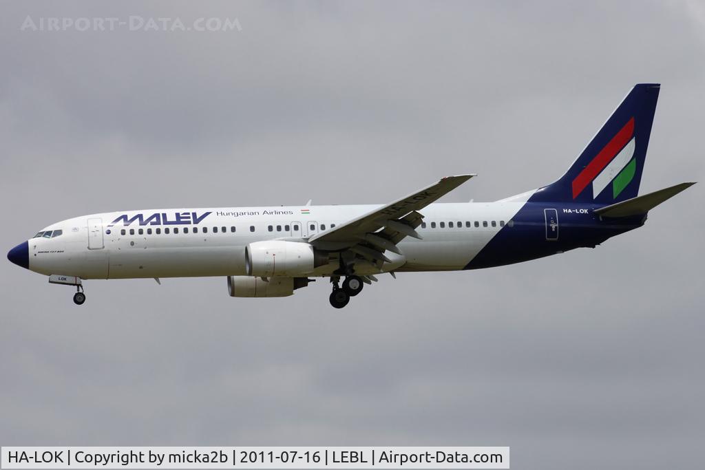HA-LOK, 2004 Boeing 737-8Q8 C/N 30669, Landing